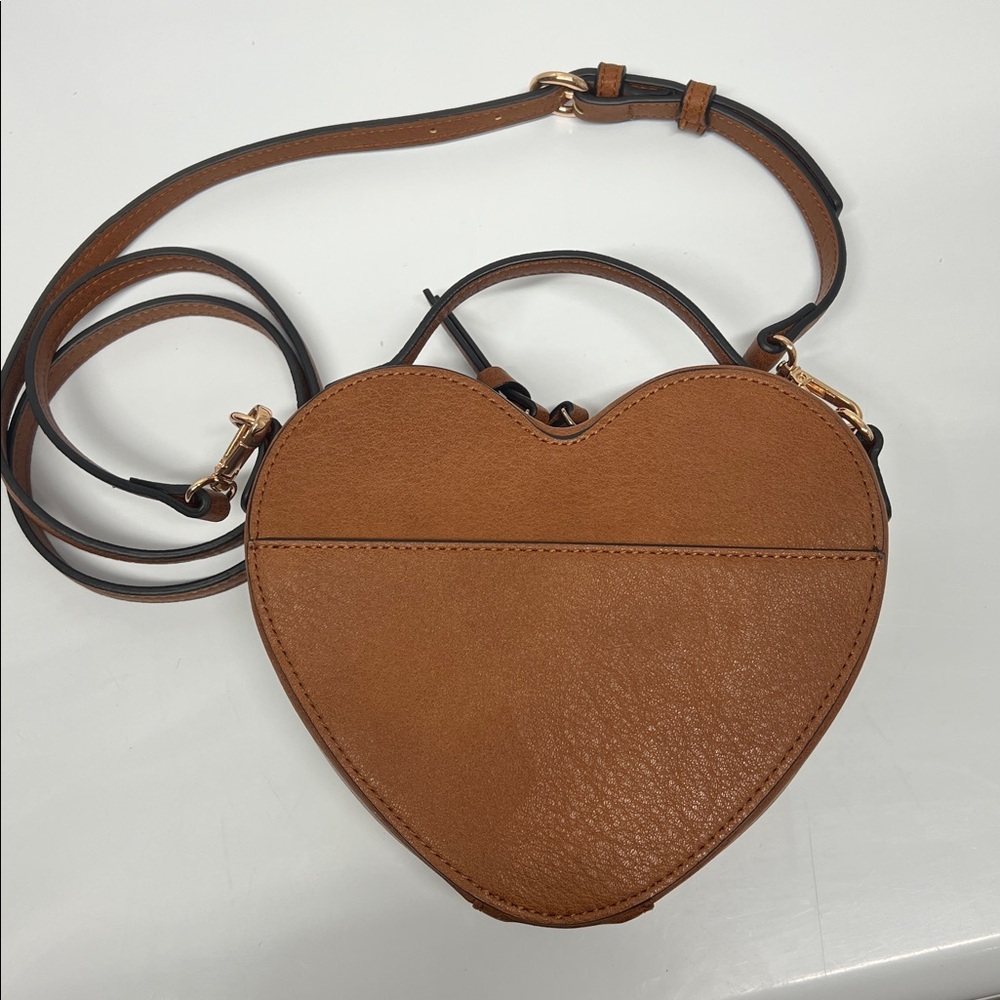 ♥️ Laura Conrad Heart-Shaped Brown PU Leather Small Crossbody Purse - Picture 2 of 8